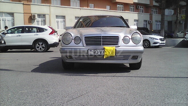 Mercedes E 240 1998, 286,000 km - 2.4 l - Bakı