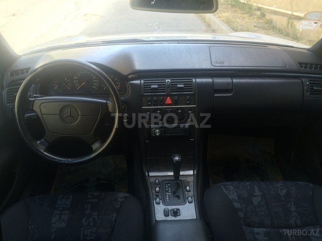 Mercedes E 200 1997, 184,000 km - 2.0 l - Bakı