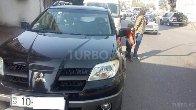 Mitsubishi Outlander 2006, 233,500 km - 2.4 l - Bakı