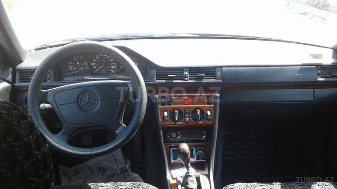 Mercedes E 220 1994, 413,369 km - 2.2 л - Bakı