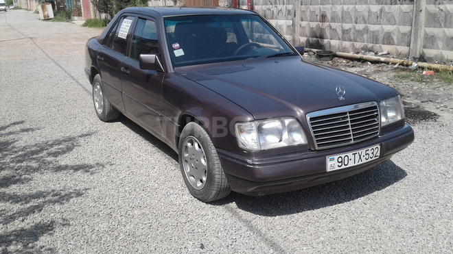 Mercedes E 220 1994, 413,369 km - 2.2 л - Bakı