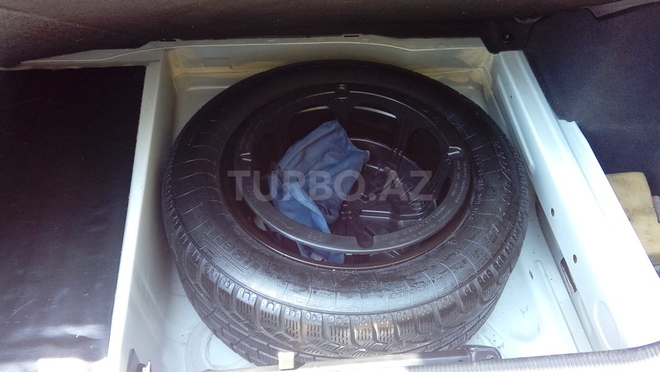 Mercedes E 240 2001, 158,629 km - 2.6 l - Bakı