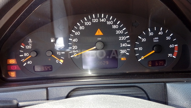 Mercedes E 240 2001, 158,629 km - 2.6 l - Bakı