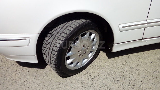 Mercedes E 240 2001, 158,629 km - 2.6 l - Bakı