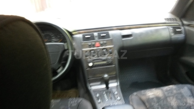 Mercedes E 220 1996, 210,000 km - 2.2 л - Bakı