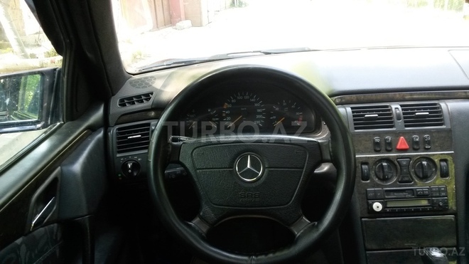 Mercedes E 220 1996, 210,000 km - 2.2 л - Bakı