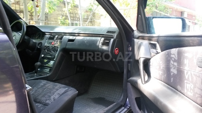 Mercedes E 220 1996, 210,000 km - 2.2 л - Bakı
