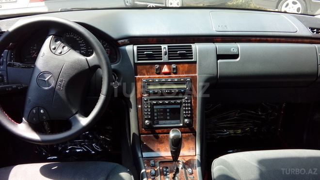 Mercedes E 240 2001, 158,629 km - 2.6 l - Bakı