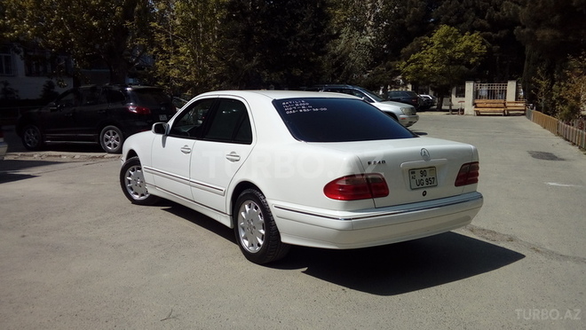 Mercedes E 240 2001, 158,629 km - 2.6 l - Bakı
