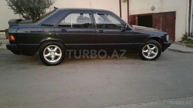 Mercedes 190 1992, 235,000 km - 2.0 l - Bakı