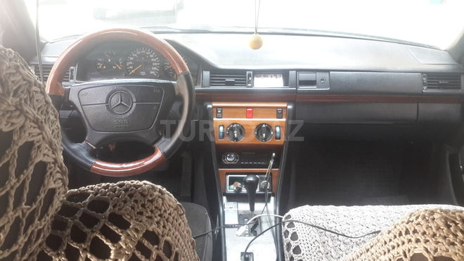 Mercedes E 260 1992, 844,000 km - 2.6 л - Bakı