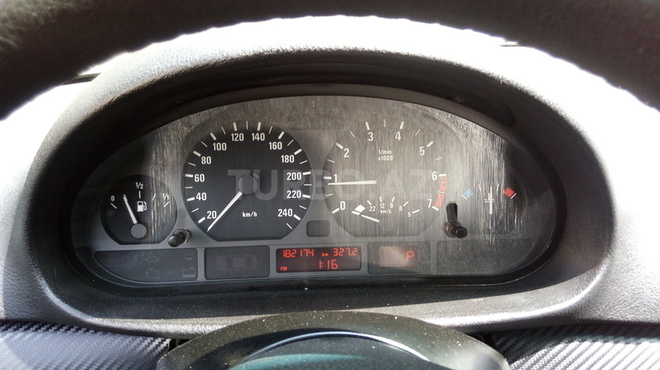 BMW 318 1999, 182,000 km - 1.9 l - Bakı