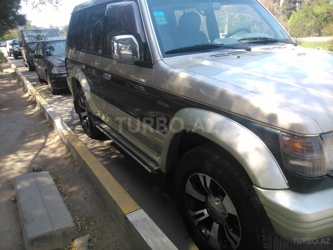 Mitsubishi Pajero 1992, 250,000 km - 2.5 л - Bakı