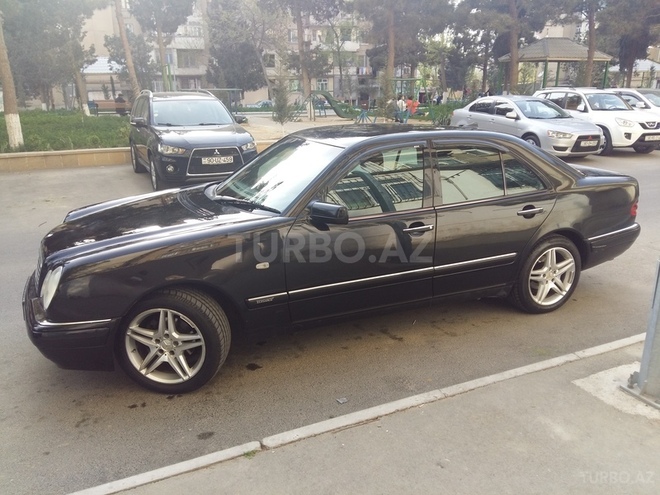 Mercedes E 240 1997, 237,000 km - 2.4 l - Bakı