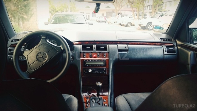 Mercedes E 240 1997, 237,000 km - 2.4 l - Bakı