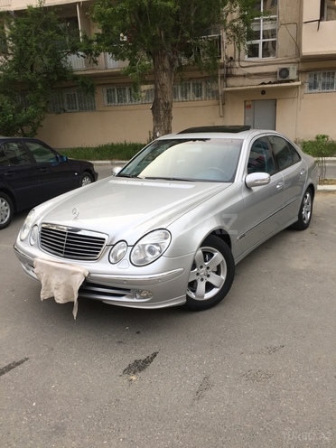 Mercedes E 240 2004, 193,267 km - 2.4 л - Bakı