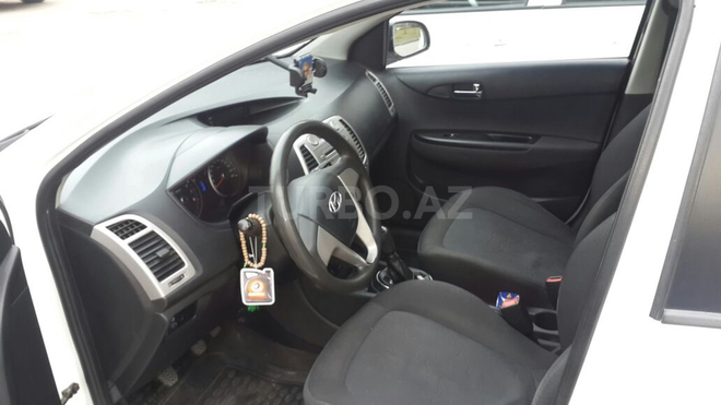 Hyundai i20 2011, 176,000 km - 1.4 л - Bakı