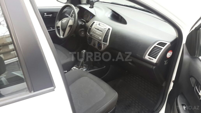 Hyundai i20 2011, 176,000 km - 1.4 л - Bakı