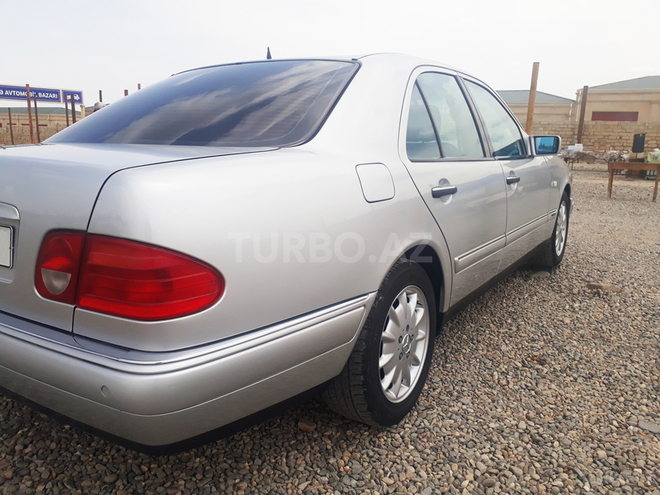 Mercedes E 200 1999, 255,200 km - 2.0 л - Gəncə