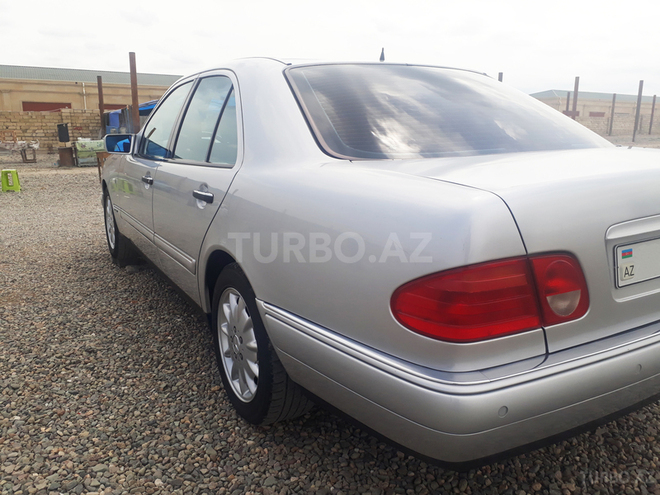 Mercedes E 200 1999, 255,200 km - 2.0 л - Gəncə
