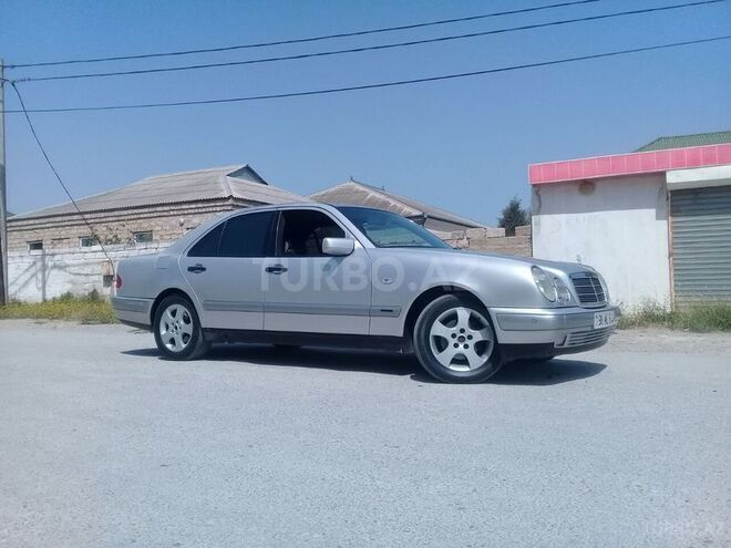 Mercedes E 240 1999, 210,650 km - 2.4 l - Bakı
