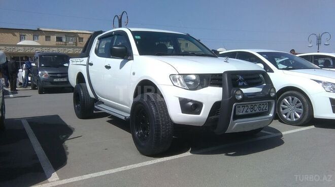 Mitsubishi L200 2011, 120,000 km - 2.5 л - Naxçıvan