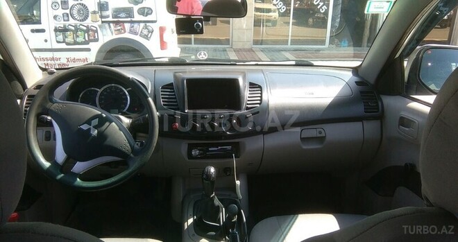 Mitsubishi L200 2011, 120,000 km - 2.5 л - Naxçıvan
