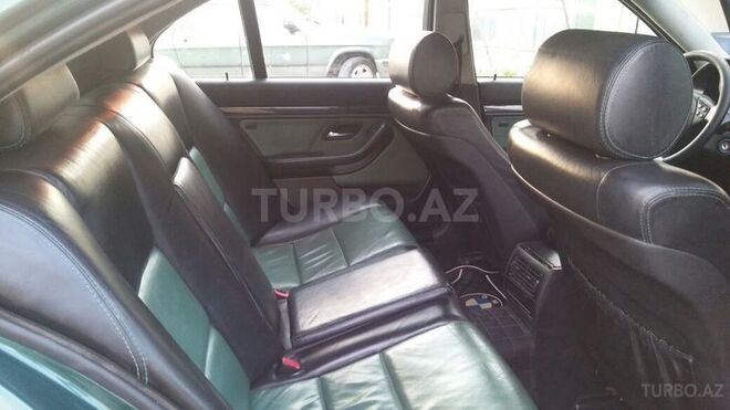BMW 523 1998, 324,000 km - 2.5 l - Bakı