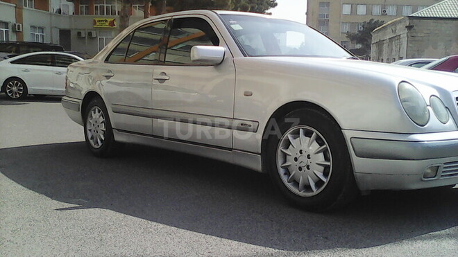 Mercedes E 240 1999, 289,000 km - 2.4 l - Xırdalan