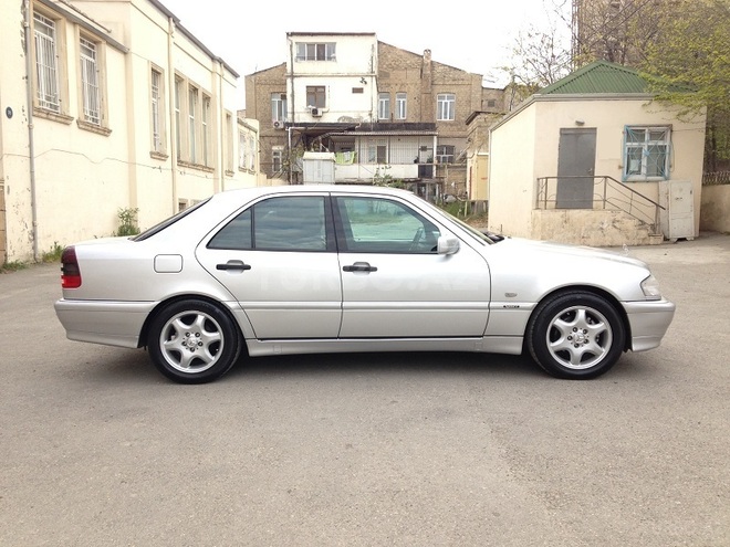 Mercedes C 220 1999, 242,000 km - 2.2 л - Bakı