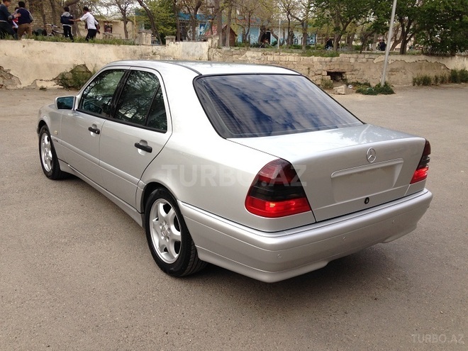 Mercedes C 220 1999, 242,000 km - 2.2 л - Bakı