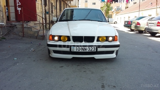 BMW 525 1988, 330,000 km - 2.8 л - Bakı
