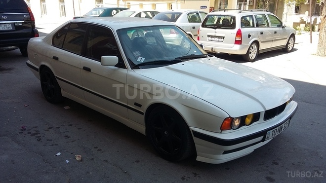 BMW 525 1988, 330,000 km - 2.8 л - Bakı