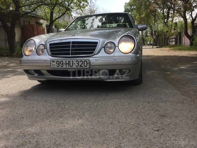 Mercedes E 320 2001, 145,000 km - 3.2 l - Bakı