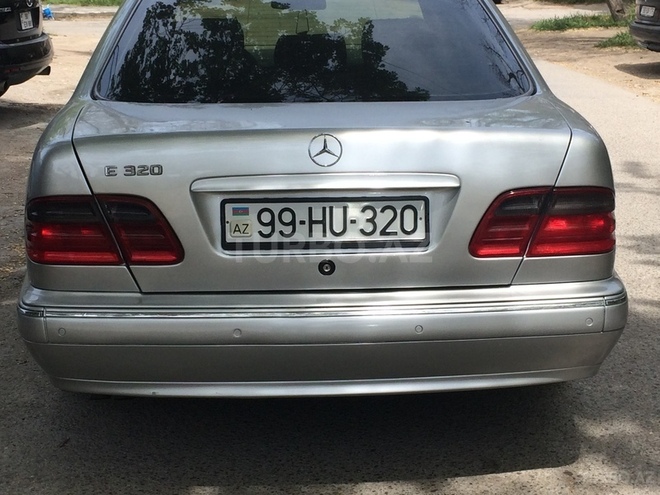 Mercedes E 320 2001, 145,000 km - 3.2 l - Bakı