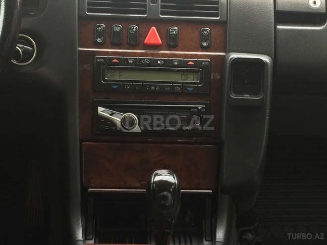 Mercedes E 320 2001, 145,000 km - 3.2 l - Bakı