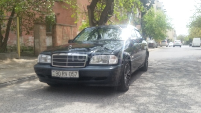Mercedes C 180 1999, 242,000 km - 1.8 l - Bakı