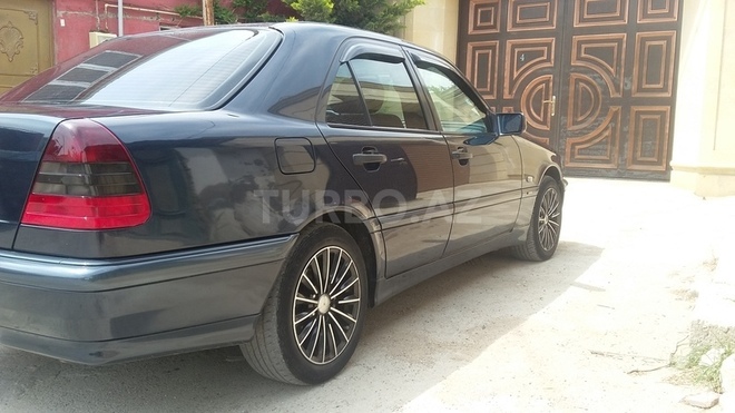Mercedes C 180 1999, 242,000 km - 1.8 l - Bakı