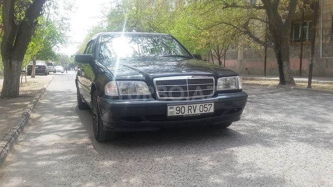 Mercedes C 180 1999, 242,000 km - 1.8 l - Bakı