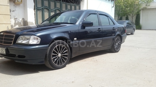 Mercedes C 180 1999, 242,000 km - 1.8 l - Bakı