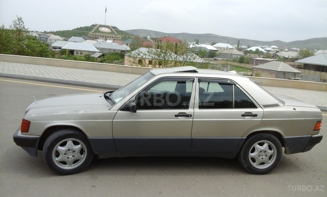 Mercedes 190 1990, 100,000 km - 2.0 l - Goranboy