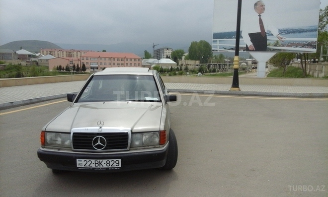 Mercedes 190 1990, 100,000 km - 2.0 l - Goranboy