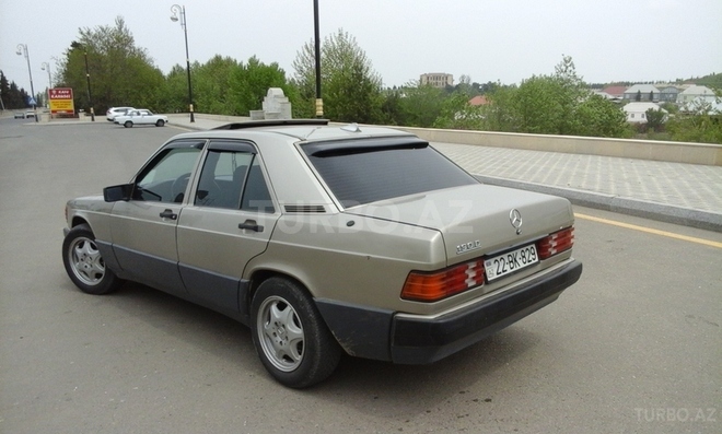 Mercedes 190 1990, 100,000 km - 2.0 l - Goranboy