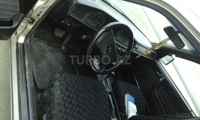 Mercedes 190 1990, 100,000 km - 2.0 l - Goranboy