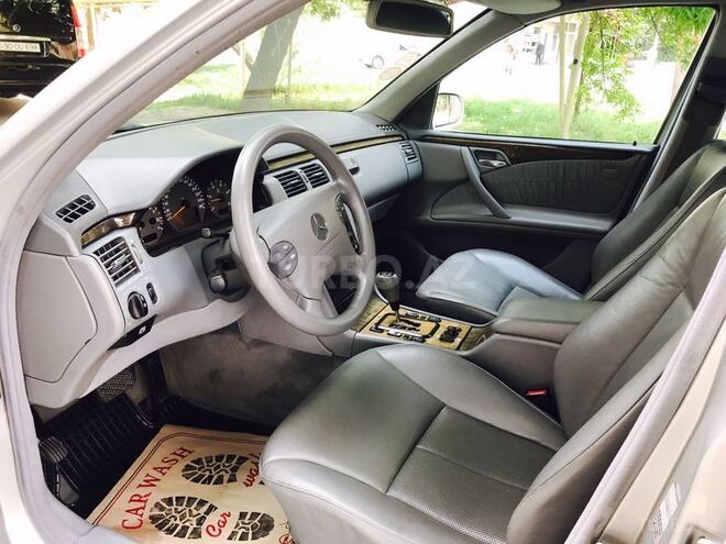 Mercedes E 270 2000, 304,000 km - 2.7 l - Bakı