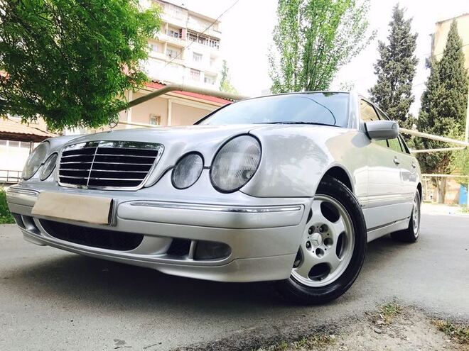 Mercedes E 270 2000, 304,000 km - 2.7 l - Bakı