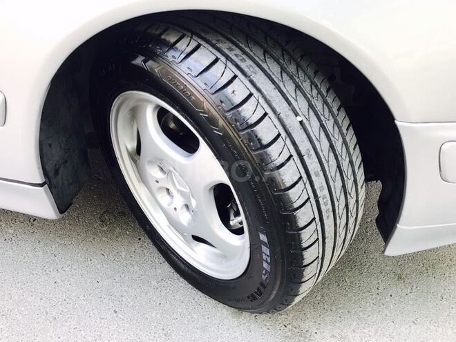 Mercedes E 270 2000, 304,000 km - 2.7 l - Bakı