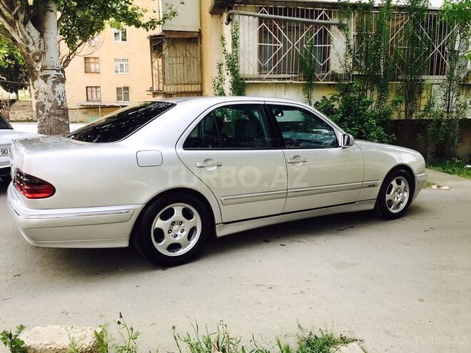 Mercedes E 270 2000, 304,000 km - 2.7 l - Bakı