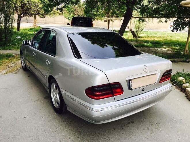 Mercedes E 270 2000, 304,000 km - 2.7 l - Bakı