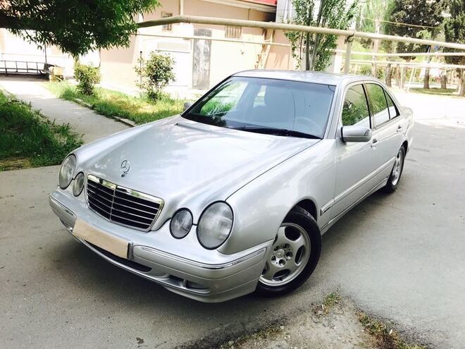 Mercedes E 270 2000, 304,000 km - 2.7 l - Bakı